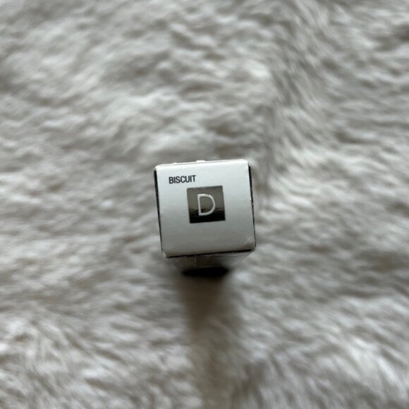 Dermablend Smooth Liquid Camo Concealer Biscuit - Picture 6 of 10